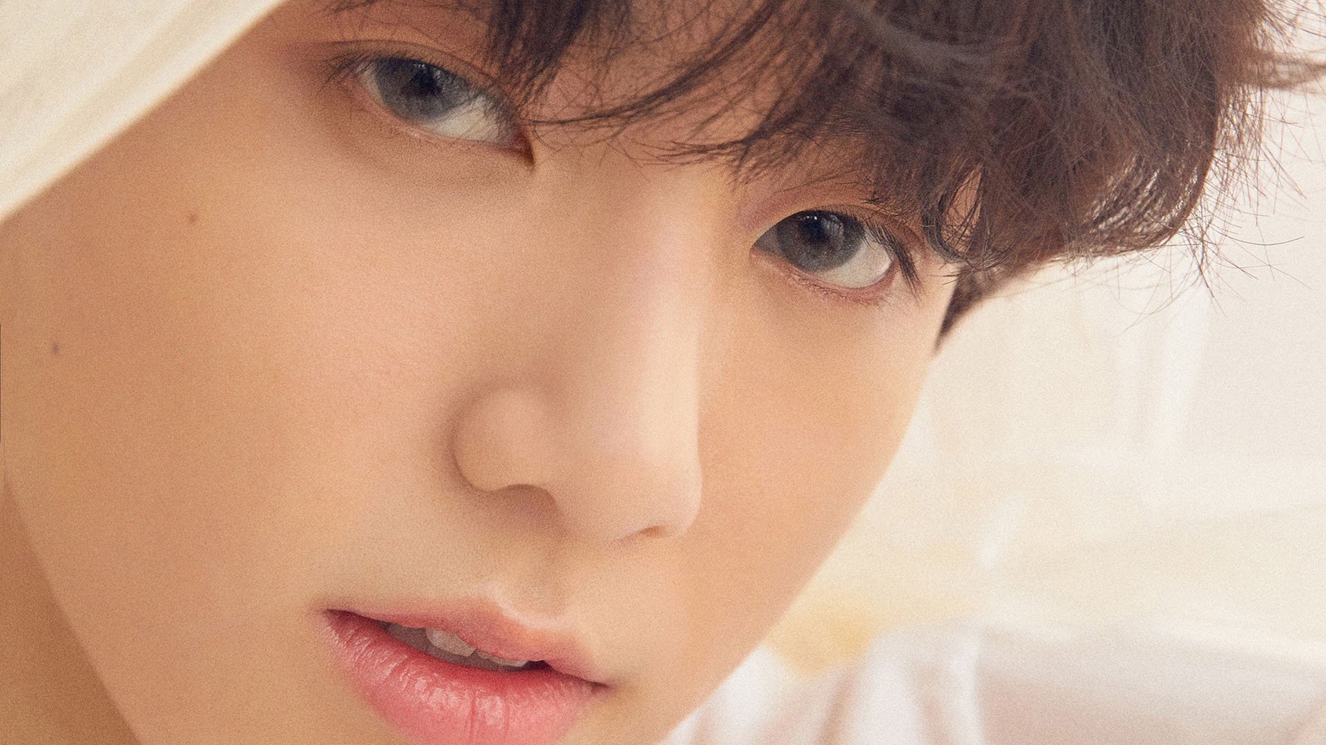 中国男篮回顾比赛录像 查找攻防不足点,中国男篮篮球录像