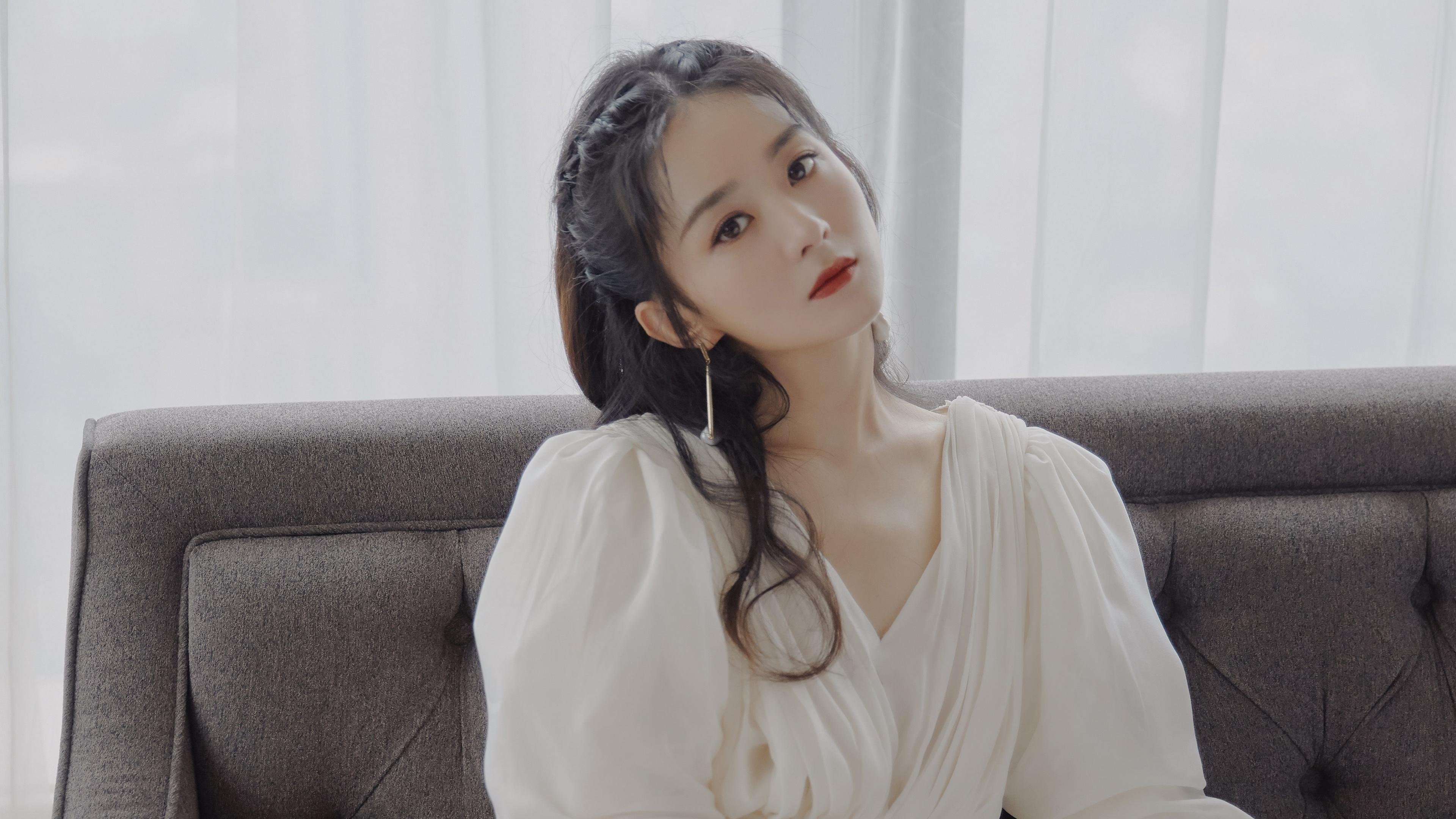 开云官网登录-切尔西球迷热情高涨，主场氛围火爆，切尔西官方球迷会