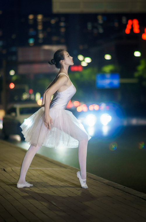 中国足球国家队战术调整取得明显成效,国足阵容战术