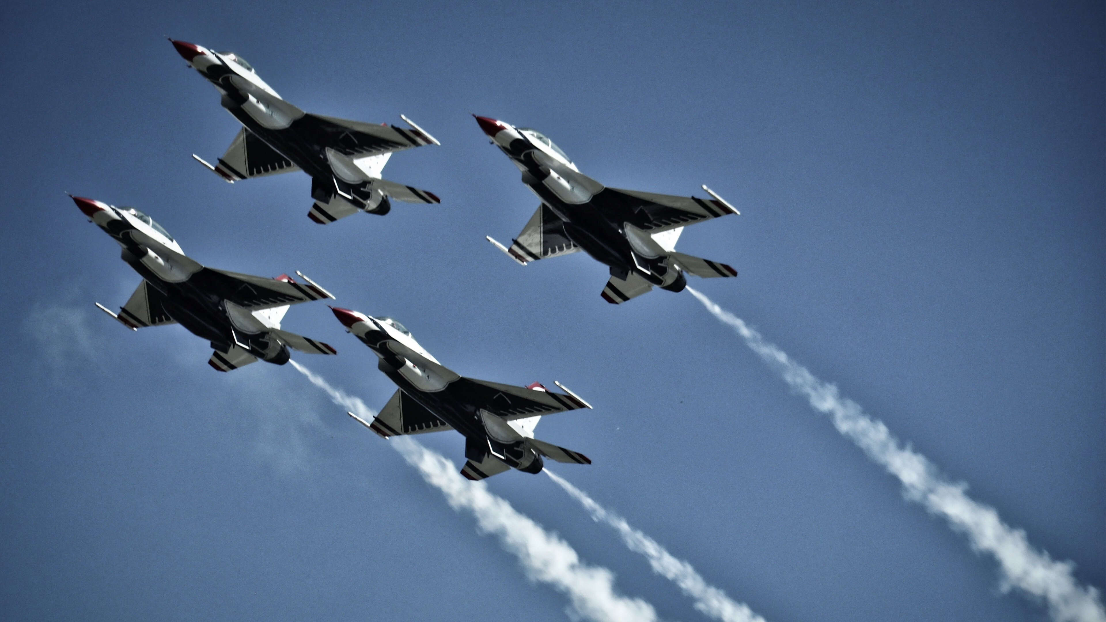 中国足球青训基地专业教练队伍建设加强，中国足球青训机构