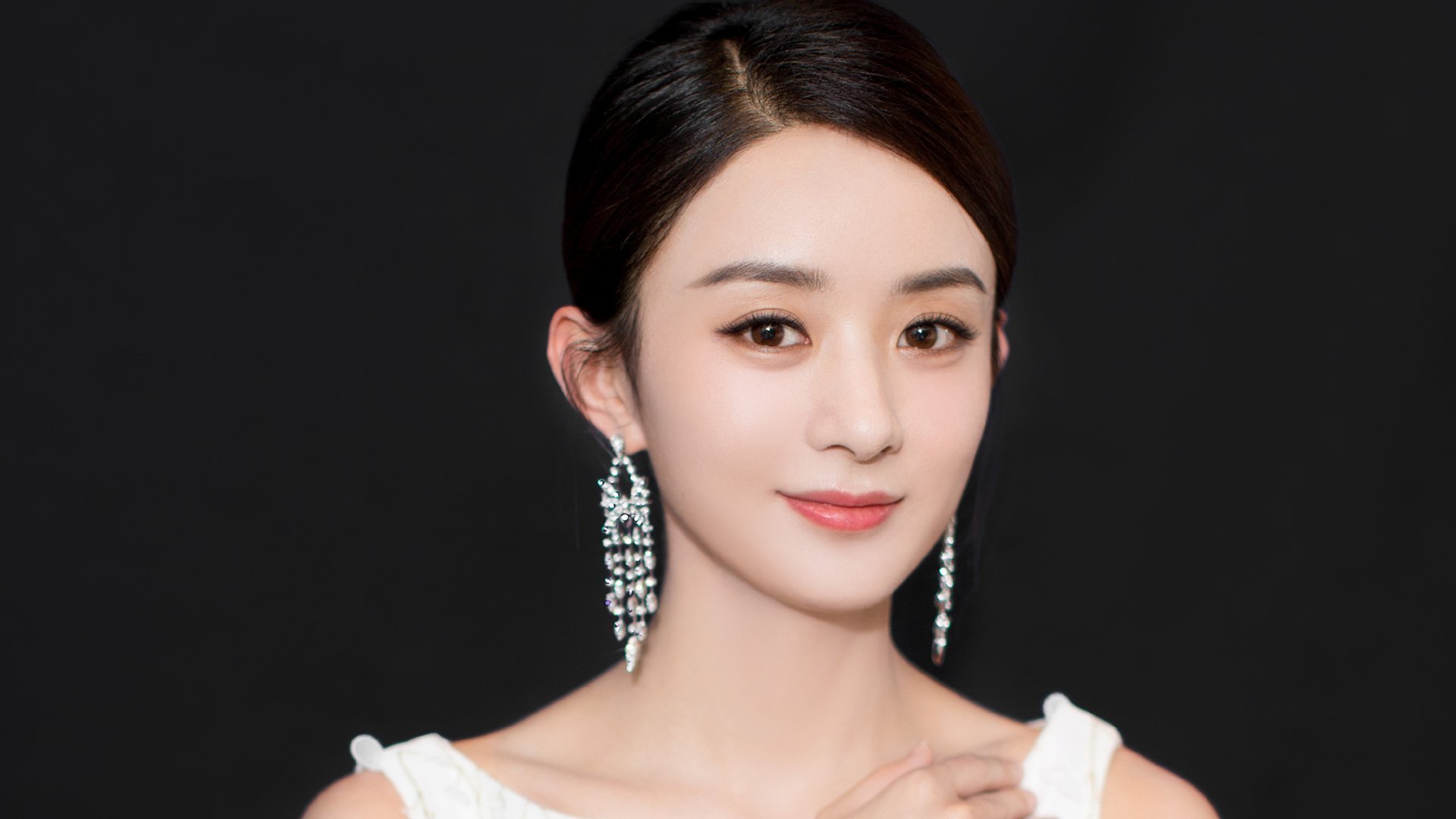 吉尔吉斯斯坦男篮在非洲锦标赛上拼搏,期待突破,吉尔吉斯斯坦 男旗手