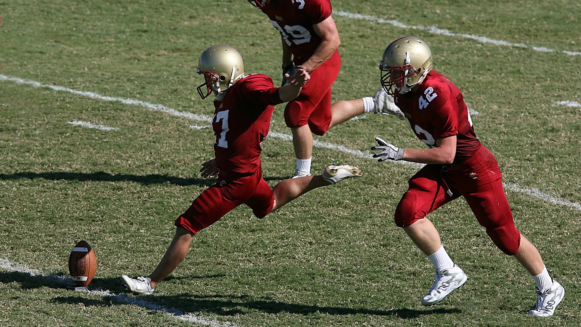 体育新闻中心发布国家队装备采购与使用规范文件，足球队装备采购方案