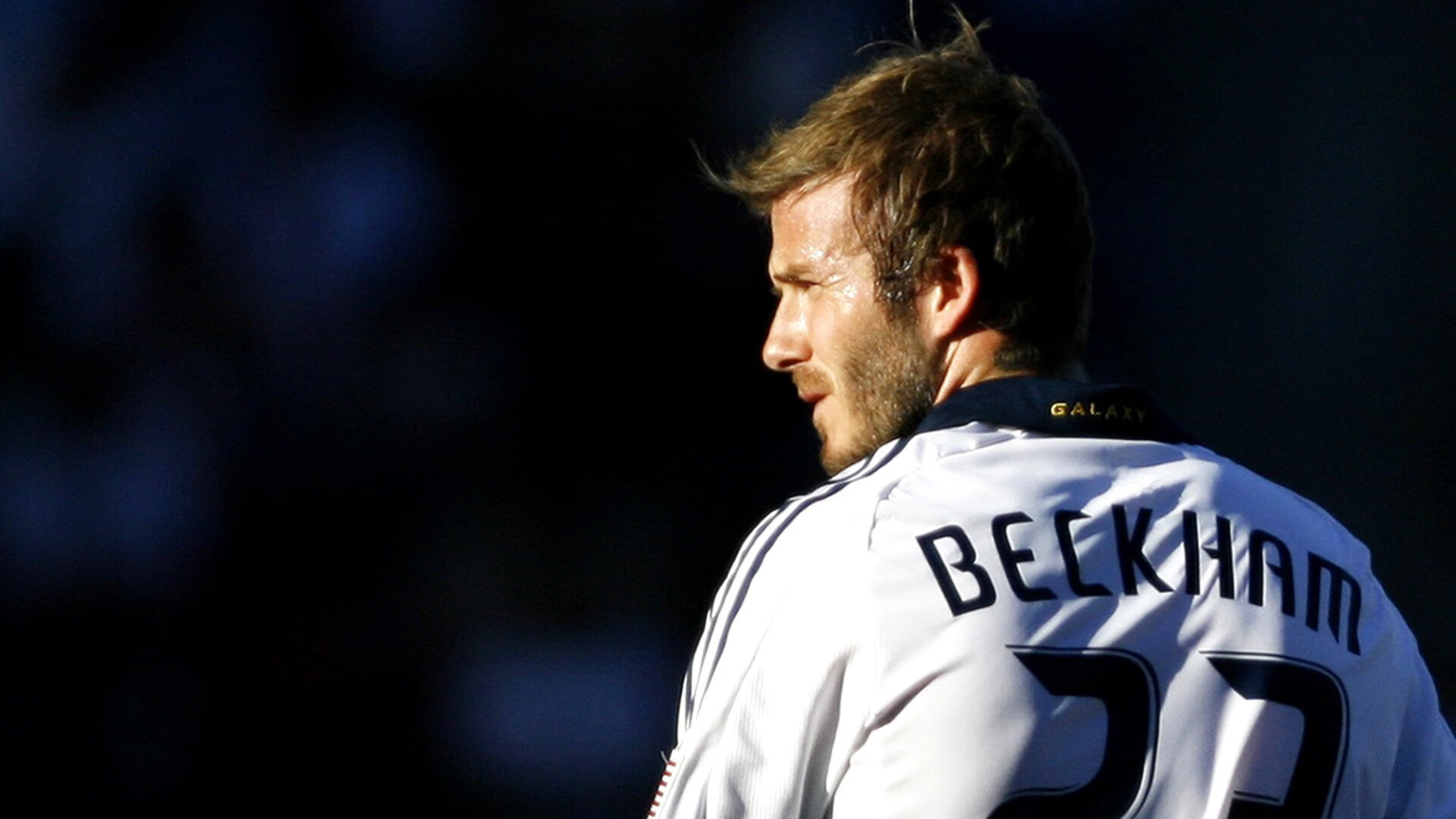 卡特的传球、踢球与比赛控制力，使全黑队成为橄榄球巨头，卡特十佳球